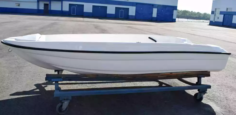 Стеклопластиковая лодка Пингвин (тримаран) в Муроме