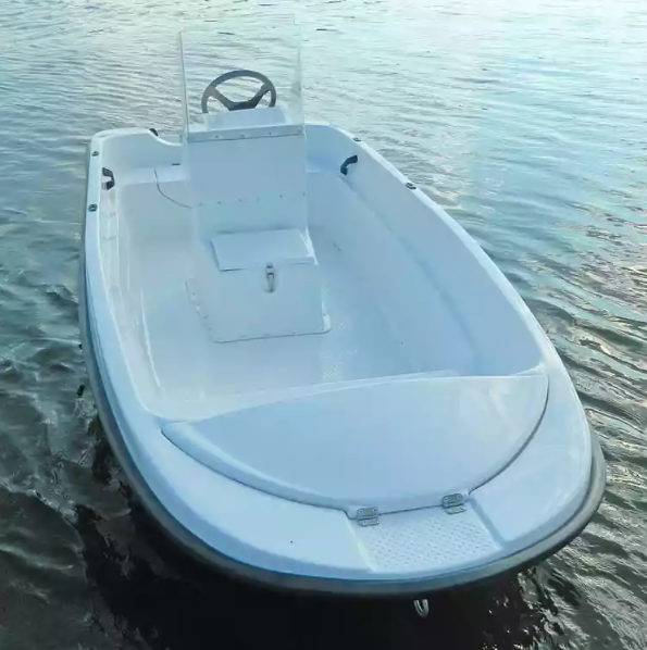 Стеклопластиковая лодка Пингвин с консолью (тримаран) в Муроме