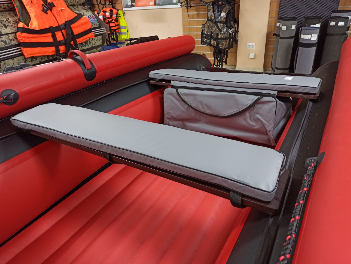 КОМПЛЕКТ МЯГКИХ НАКЛАДОК С СУМКОЙ ДЛЯ ЛОДОК 90Х20 СЕРЫЙ в Муроме