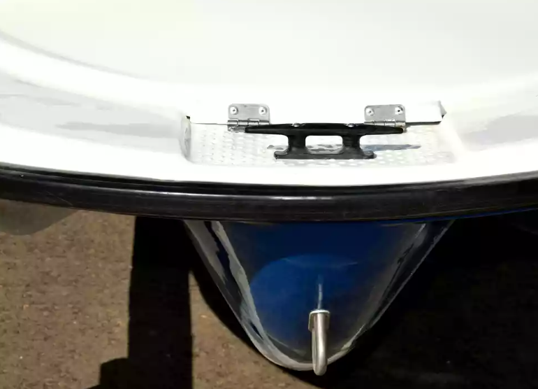 Стеклопластиковая лодка Пингвин с консолью (тримаран) в Муроме